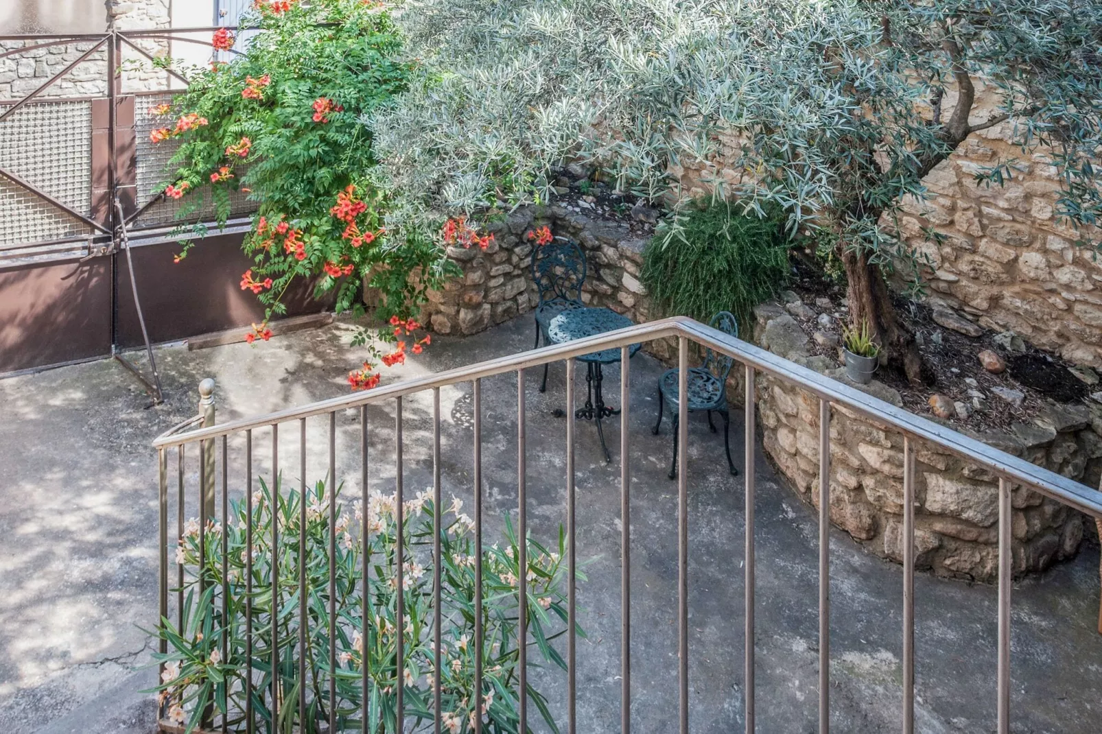 Maison La Calade-Gardens summer