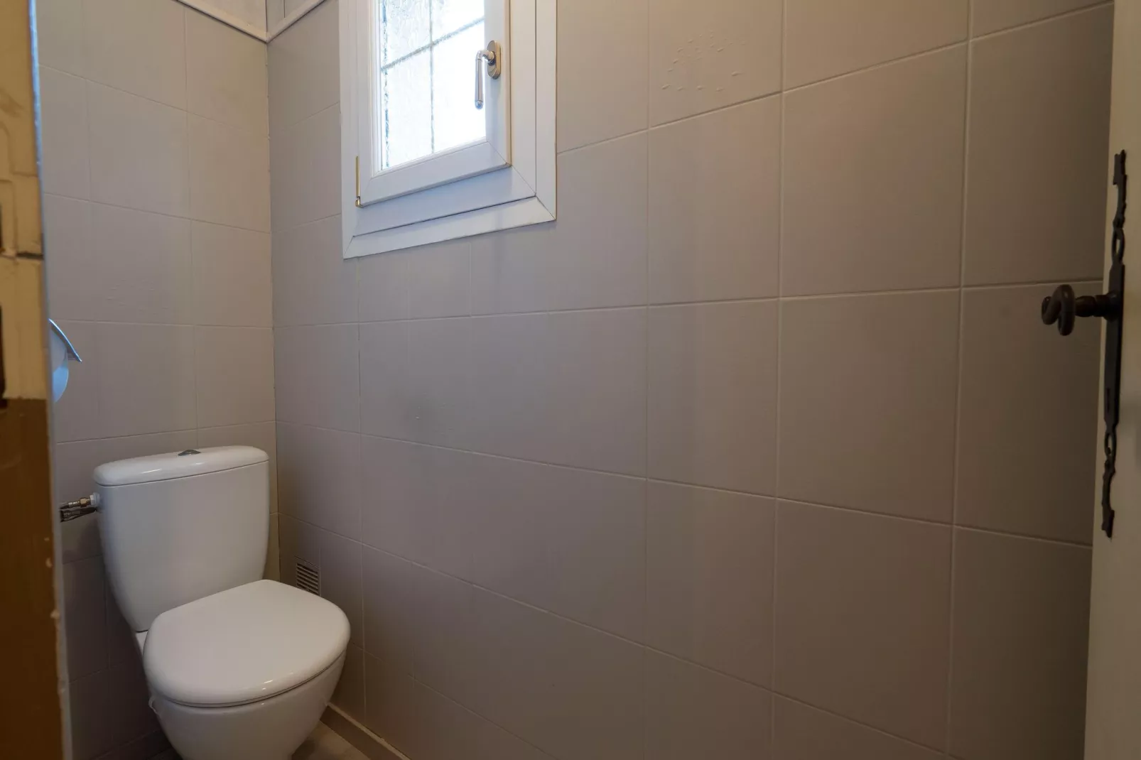 Villa Sorgues-Bathroom