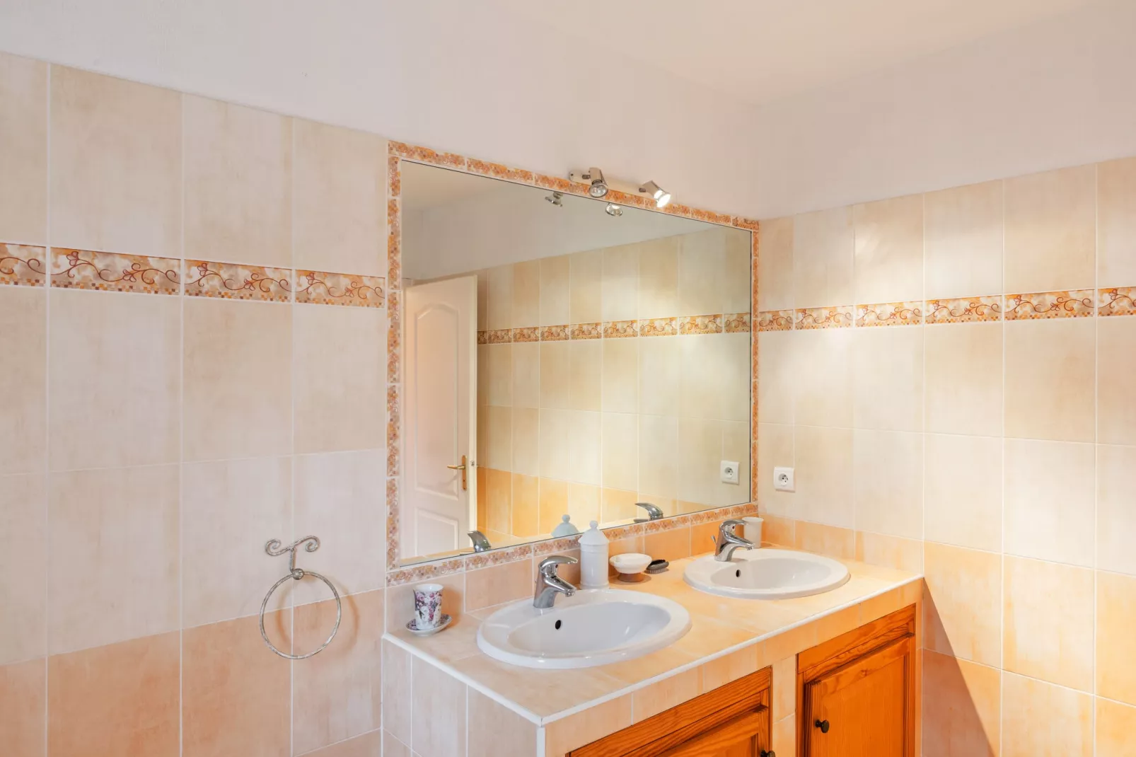 Bellavista Simi-Bathroom