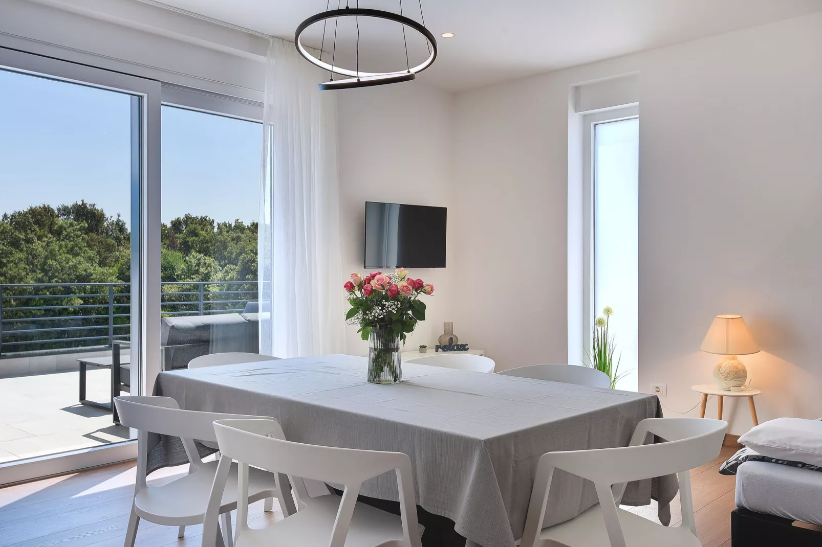 Cube Box House - Angelini-Dining room