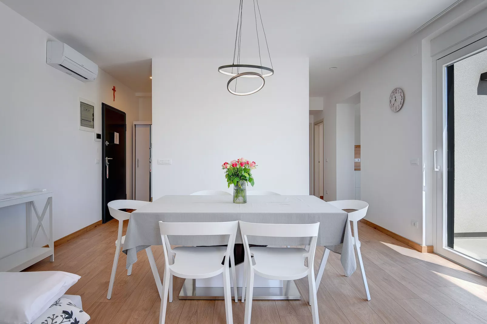 Cube Box House - Angelini-Dining room