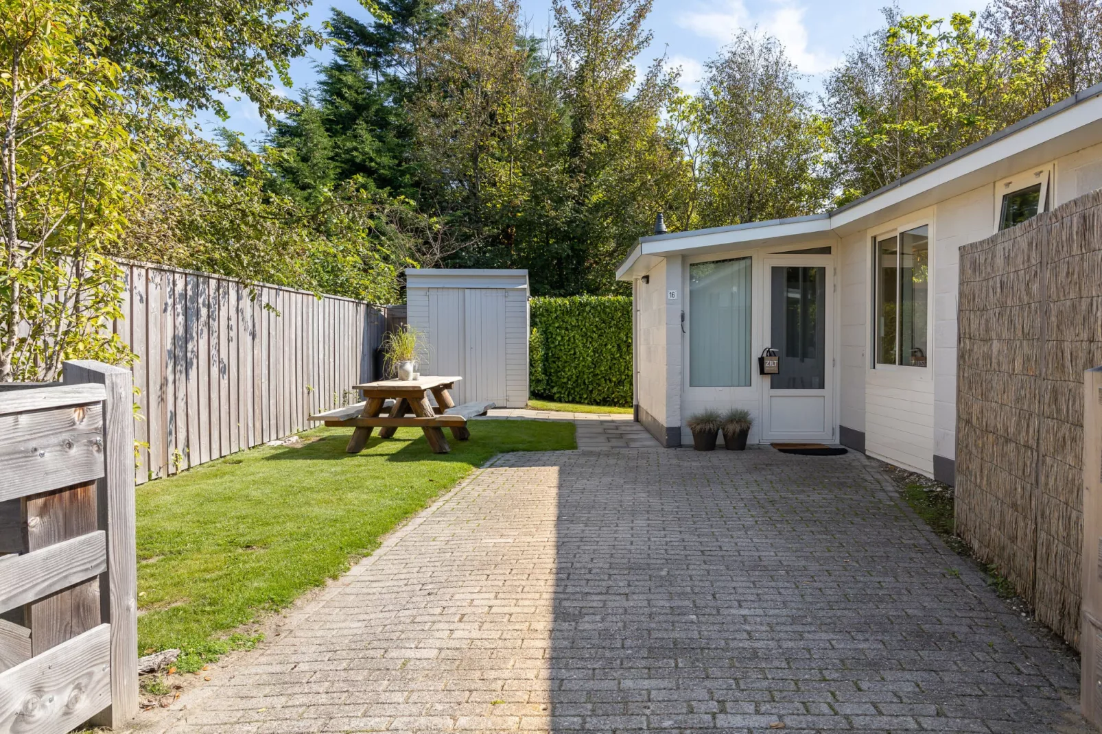BANJAARD BEACH HOUSE PATRIJZENLAAN 16 KAMPERLAND-Jardin d'été