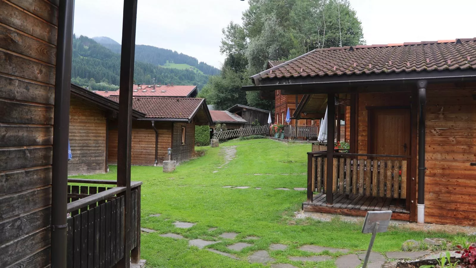 Urige Doppelhaushälfte 8-Exterior summer
