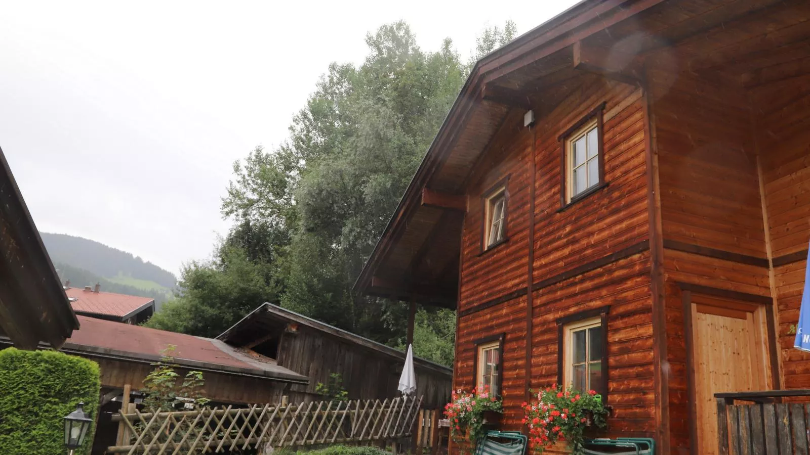 Urige Doppelhaushälfte 8-Exterior summer