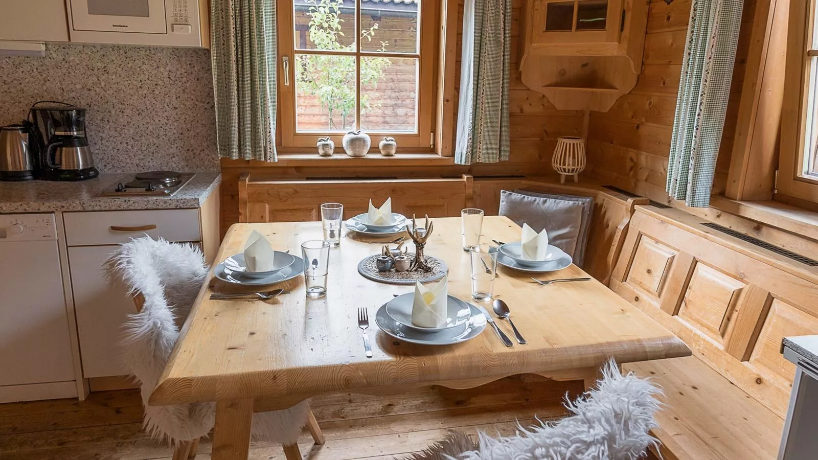 Urige Doppelhaushälfte 8-Dining room