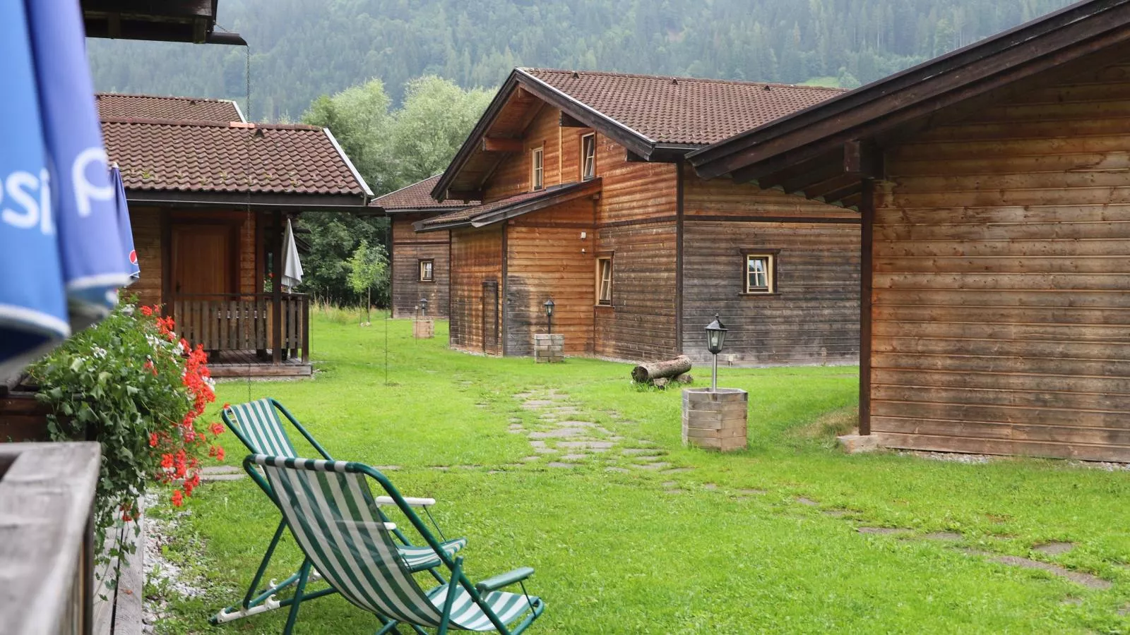 Urige Doppelhaushälfte 8-Exterior summer