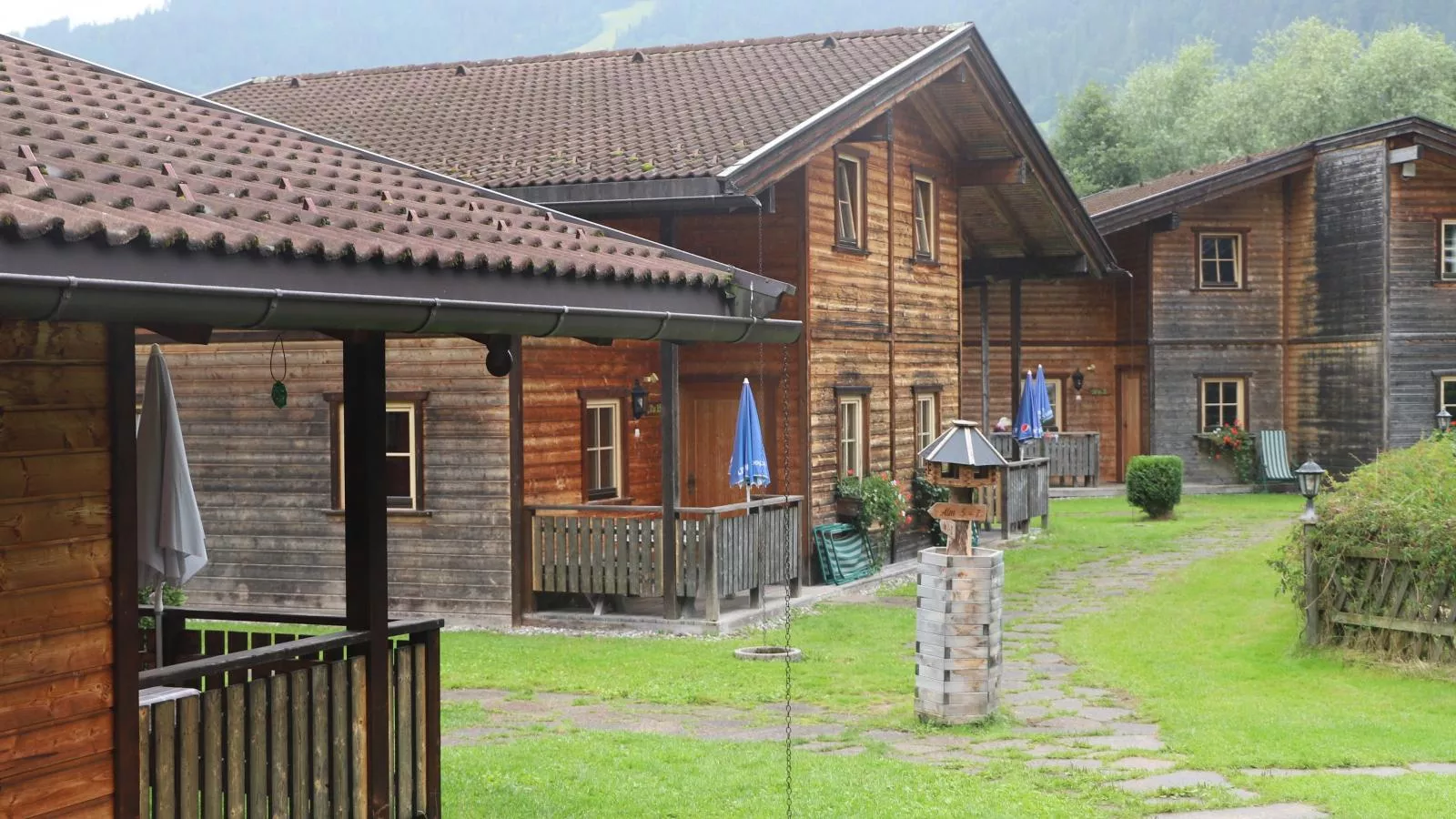 Urige Doppelhaushälfte 8-Exterior summer