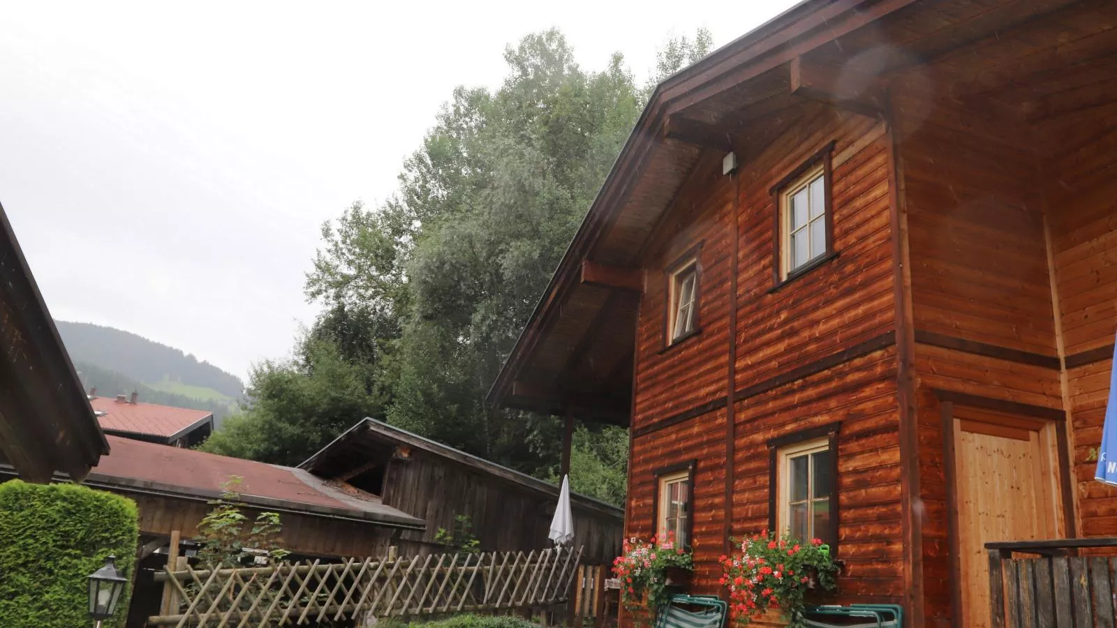 Urige Doppelhaushälfte 9-Exterior summer
