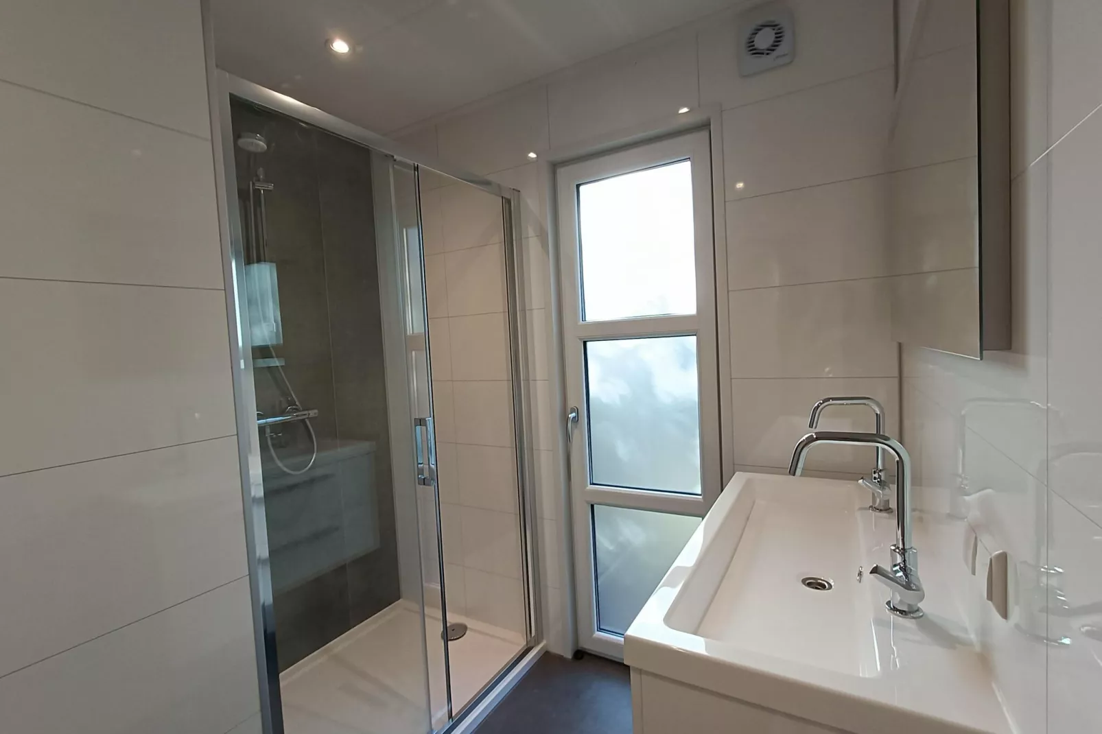 Resort De Zanding 33-Bathroom
