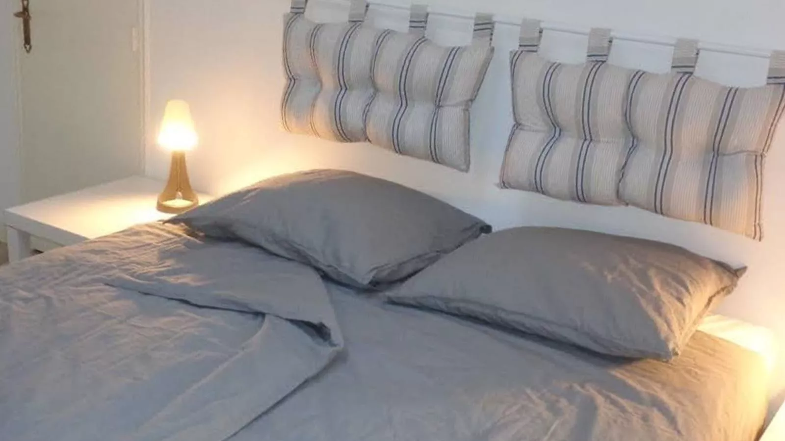La Maison sur la Colline-Bedroom