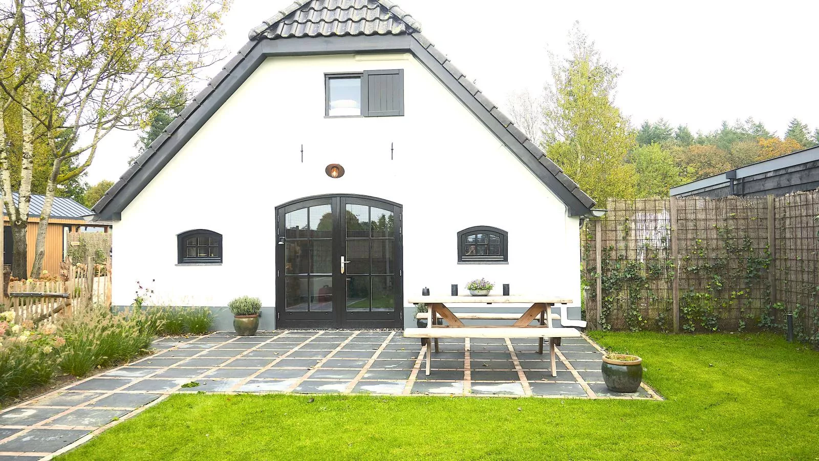 Abs Boerderietje-Exterior summer
