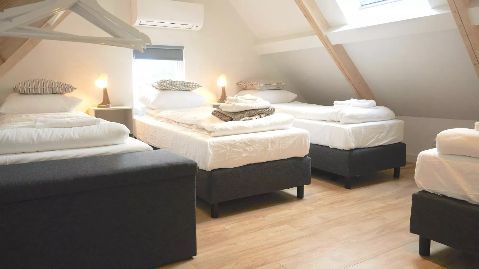 Abs Boerderietje-Bedroom