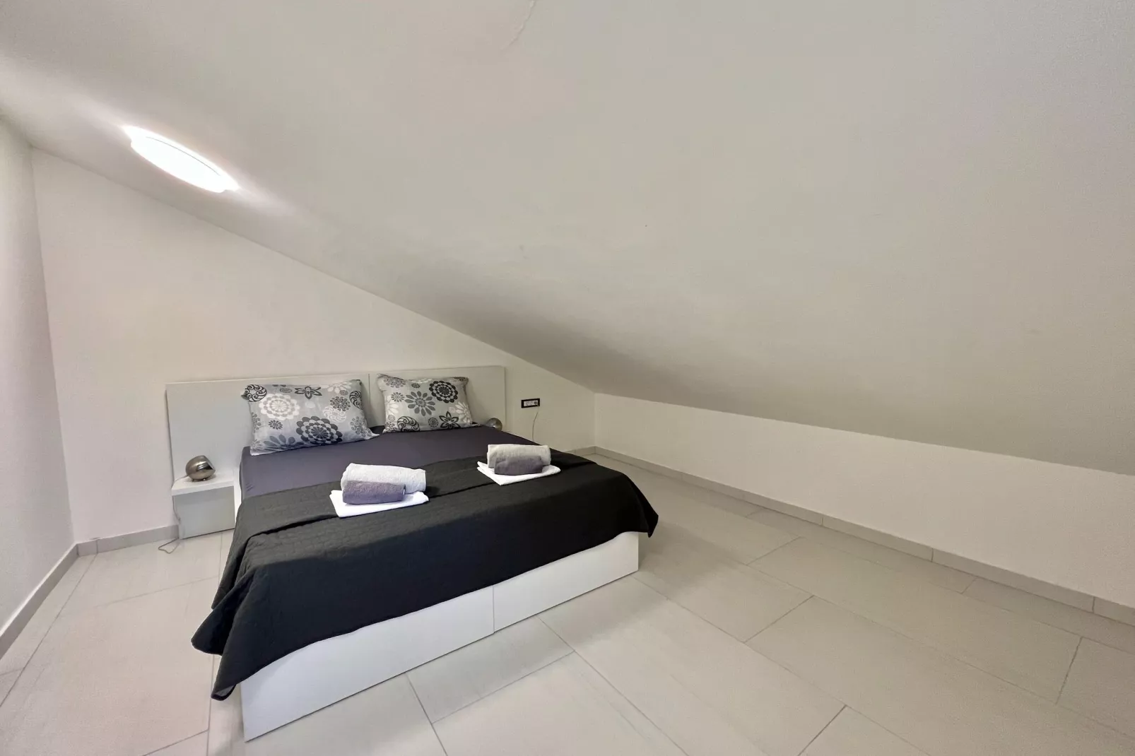 Villa Hidden Gem-Bedroom