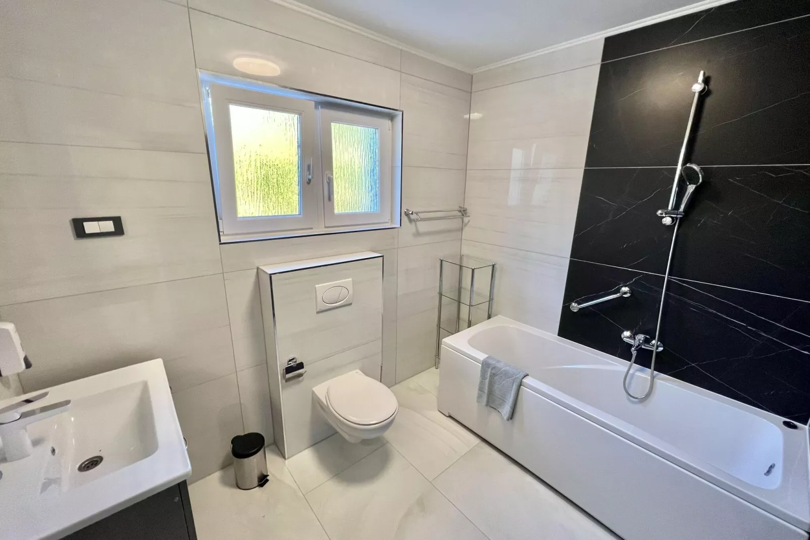 Villa Hidden Gem-Bathroom