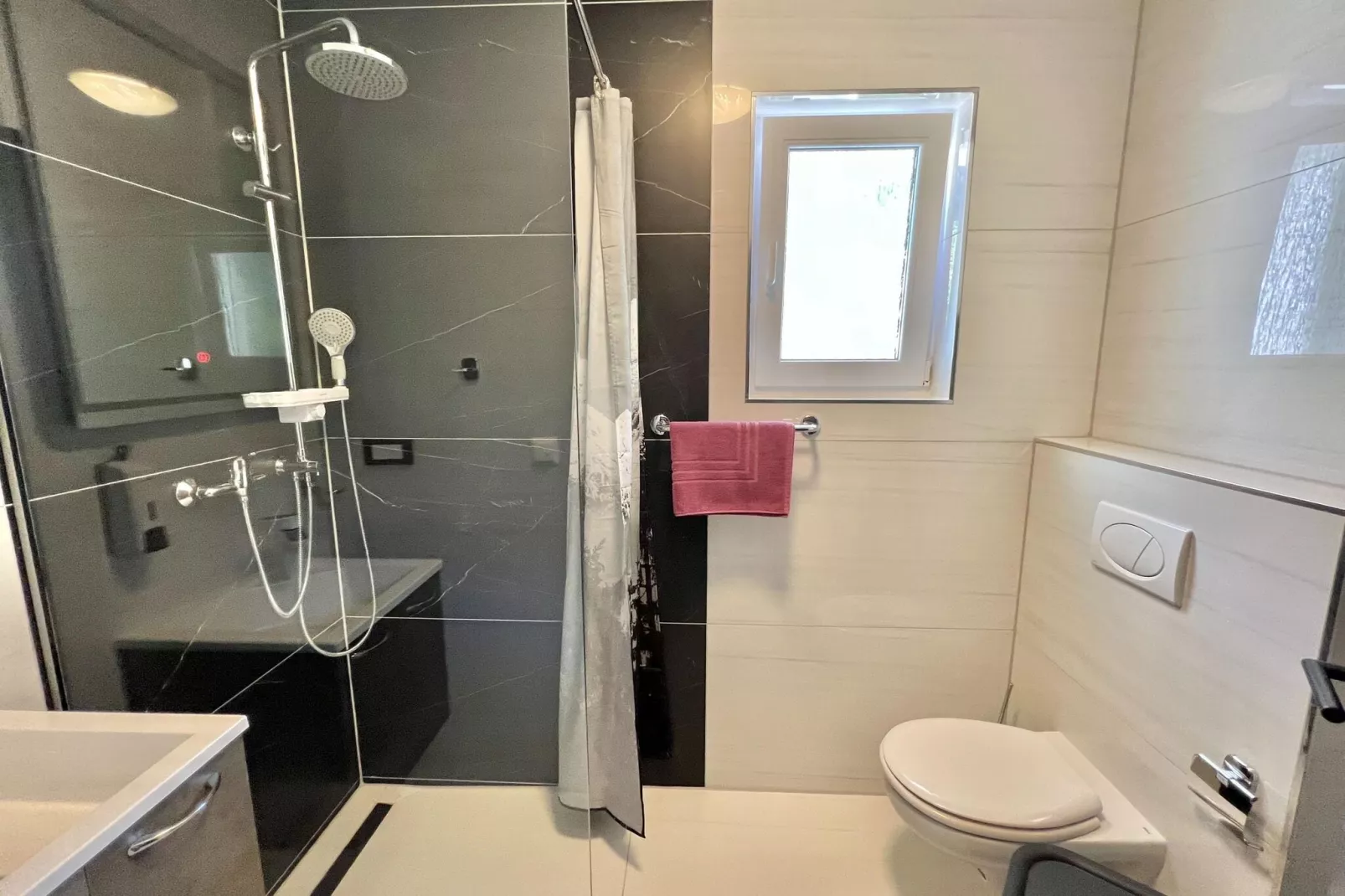 Villa Hidden Gem-Bathroom