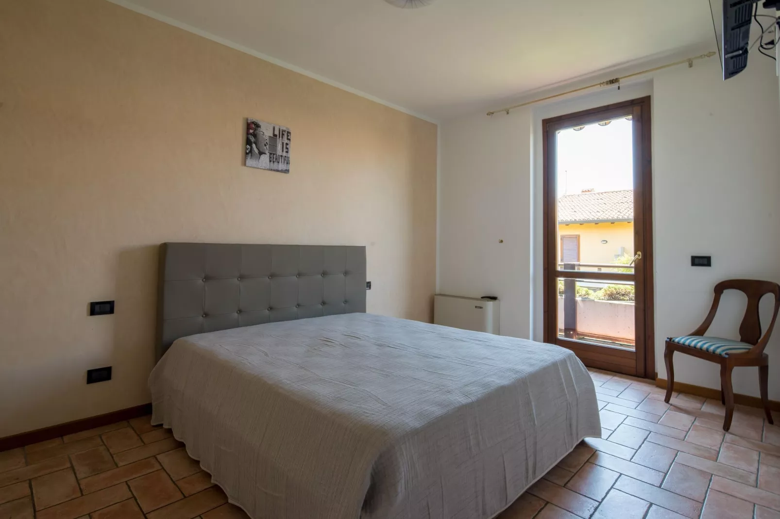 Casara F10-Bedroom