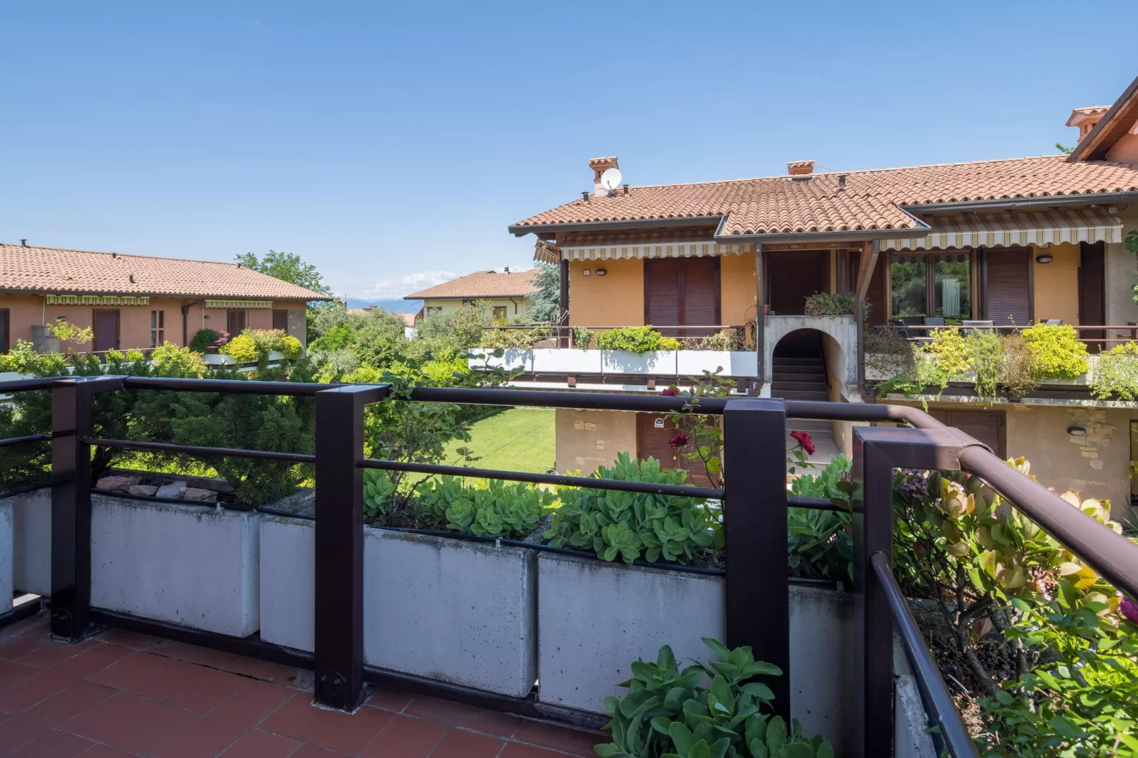 Casara F10-Terrace balcony