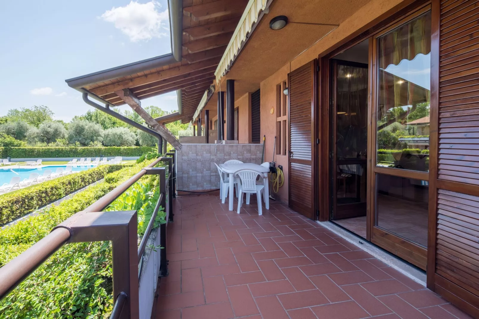 Casara F10-Terrace balcony