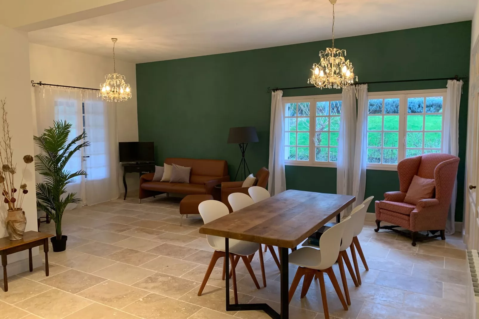 Belle Villa 16 pers Piscine-Living room