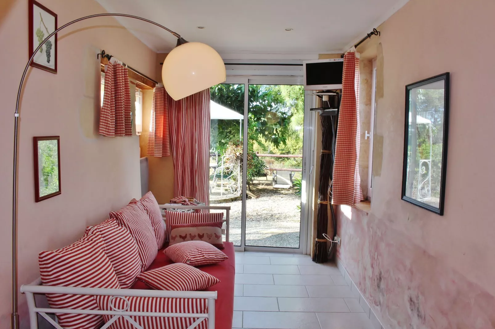 Le Pigeonnier-Living room