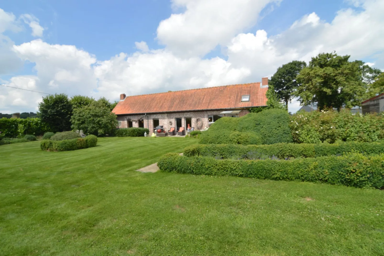 Casteeldoorn-Exterior summer