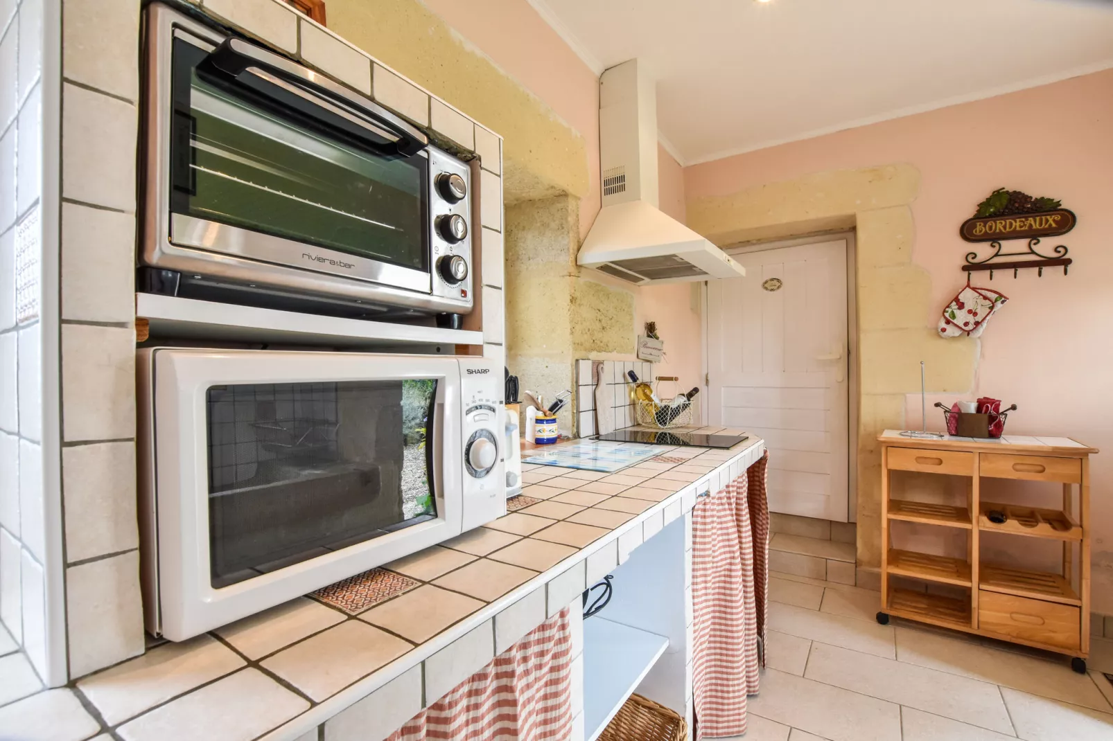 Le Pigeonnier-Kitchen