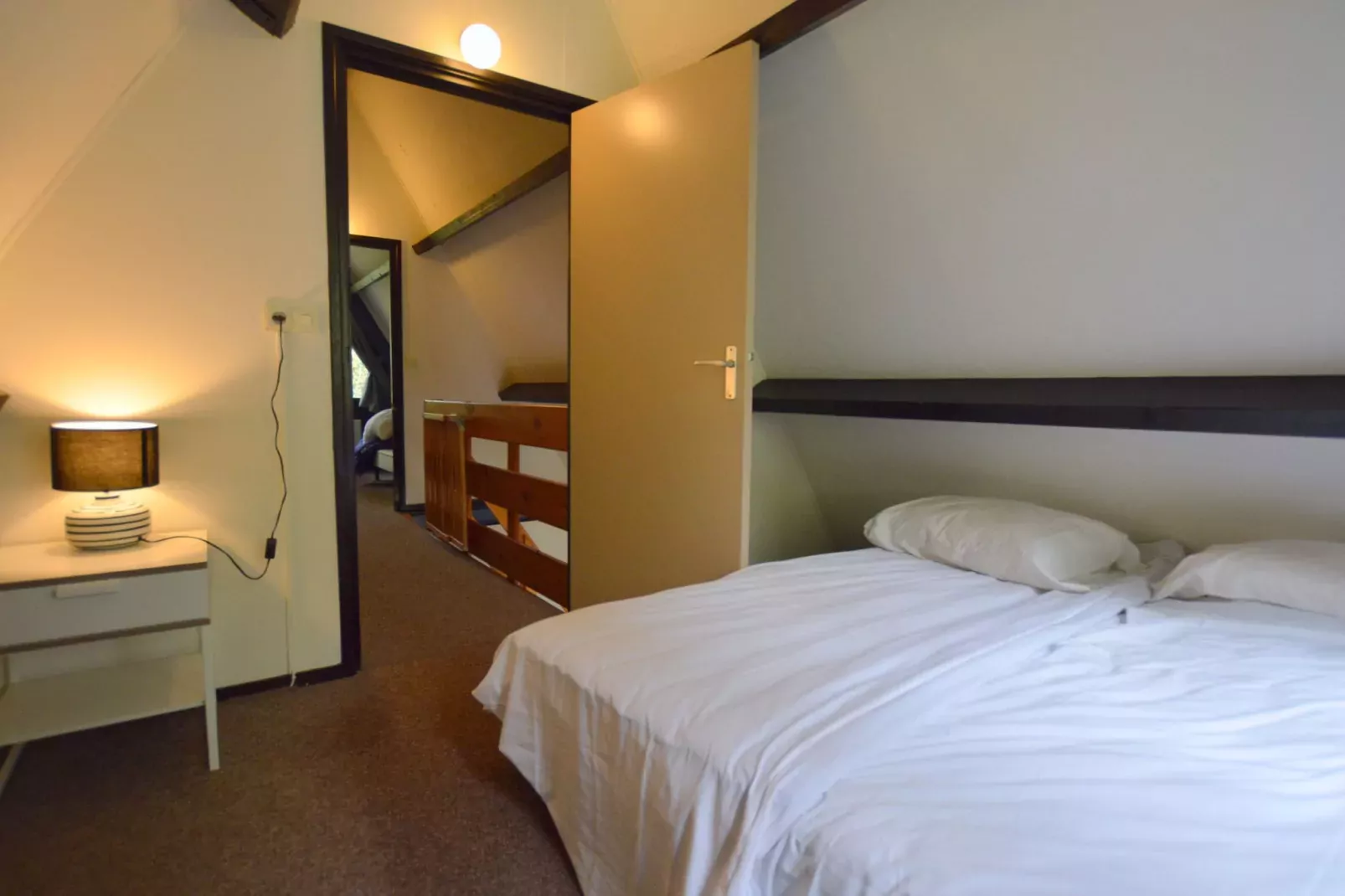 Anjer Bungalow 61-Bedroom