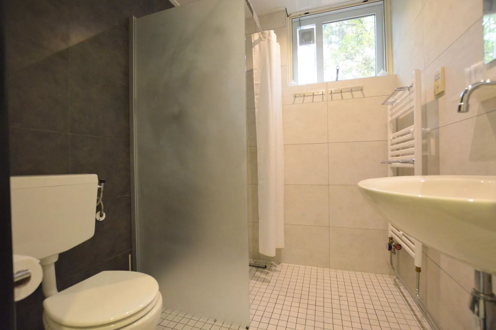 Anjer Bungalow 61-Bathroom
