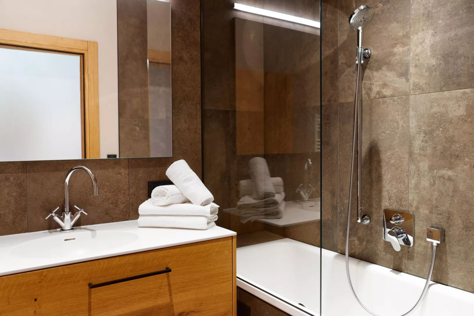 Heimat 1495 Arlberg-Bathroom