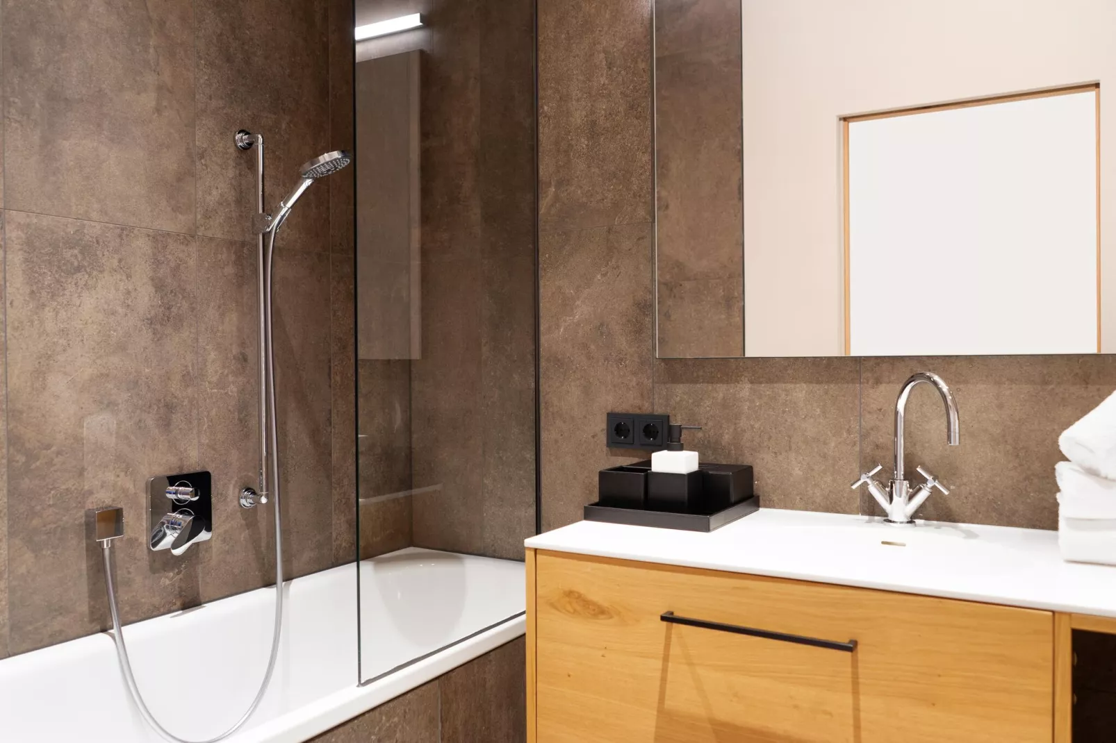 Heimat 1495 Arlberg-Bathroom