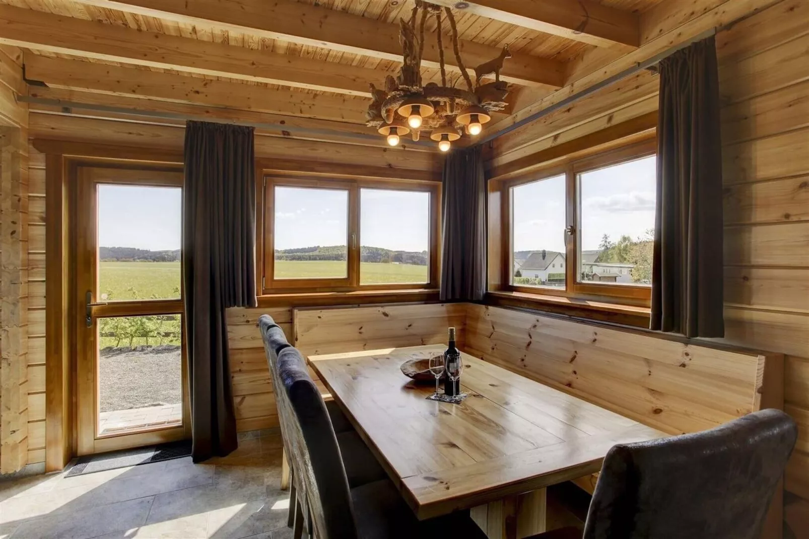 Ecolodge 1-Dining room