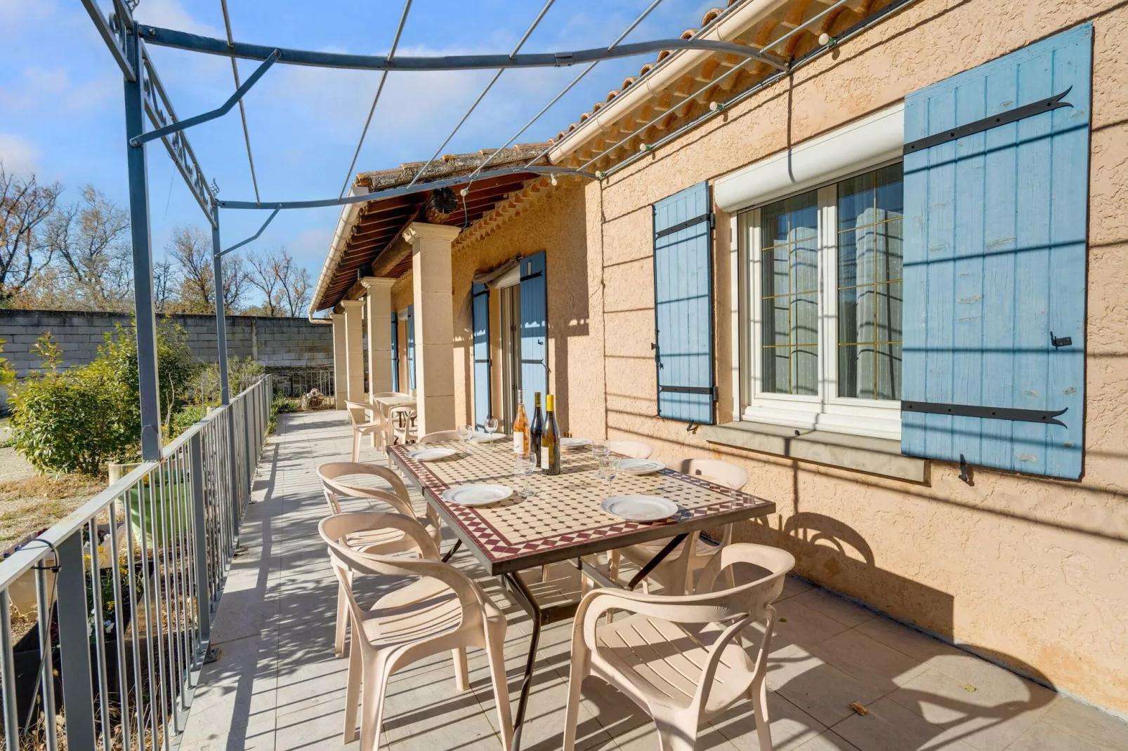Villa Sorgues-Terrace balcony