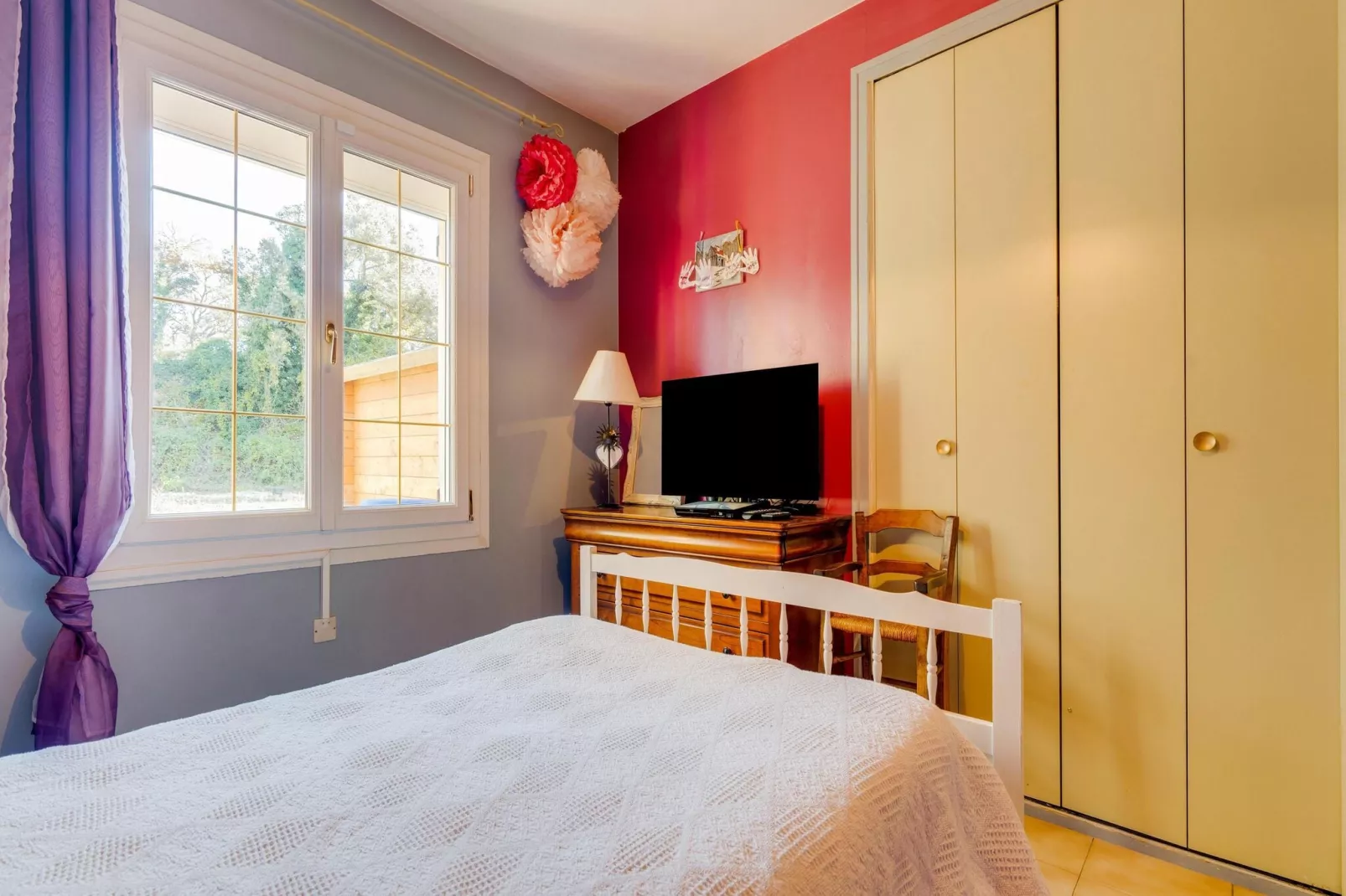 Villa Sorgues-Bedroom