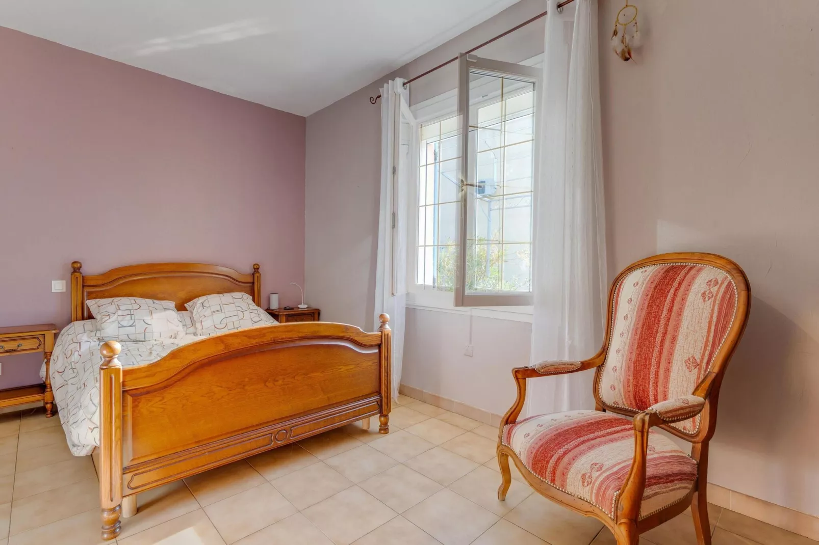 Villa Sorgues-Bedroom