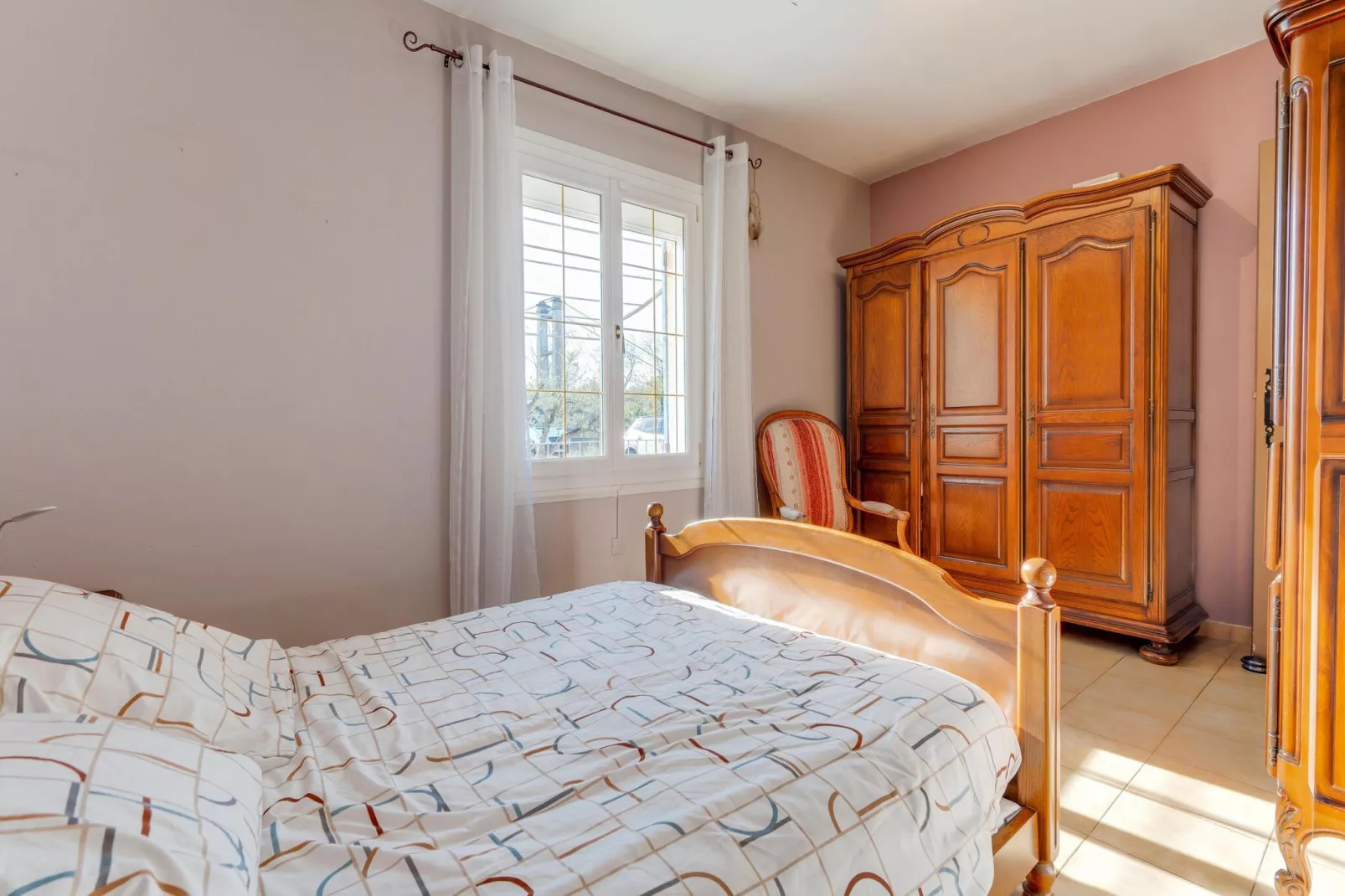 Villa Sorgues-Bedroom