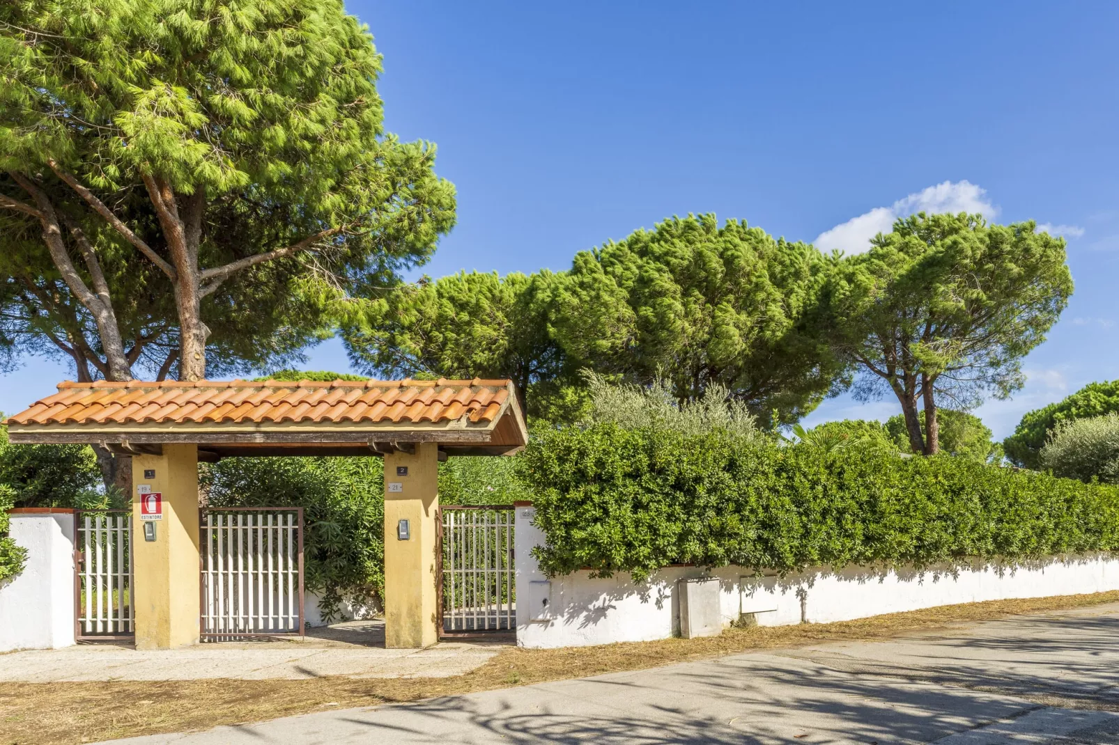 Marangone-Exterior summer