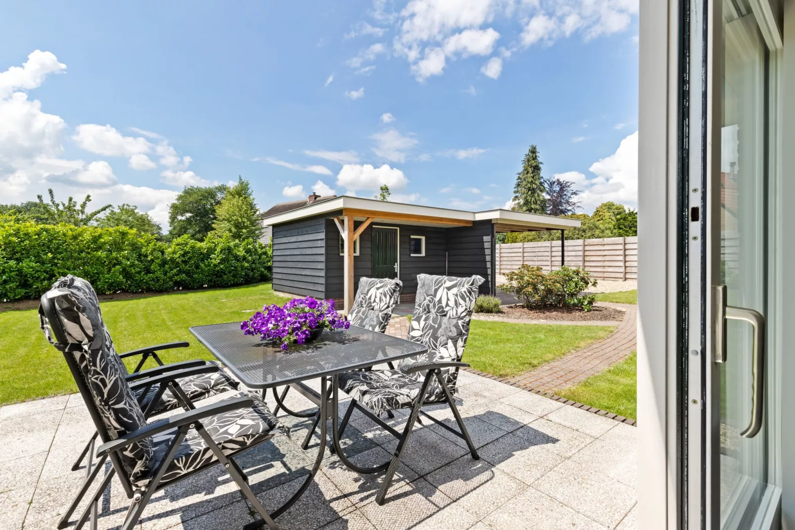 Huisje Putten-Terrace balcony