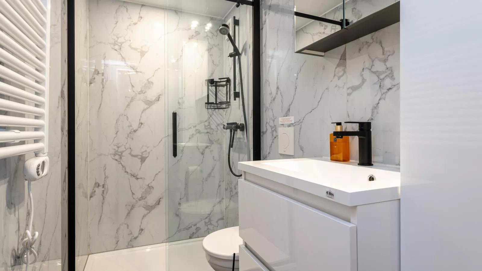 The Queen-Bathroom