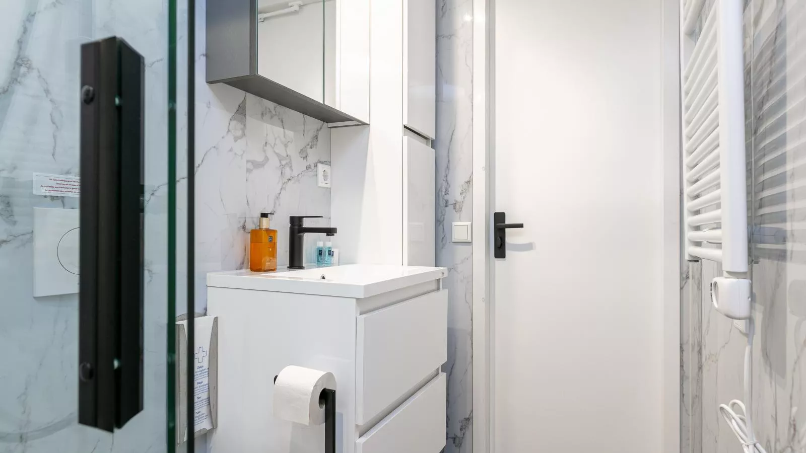 The Queen-Bathroom