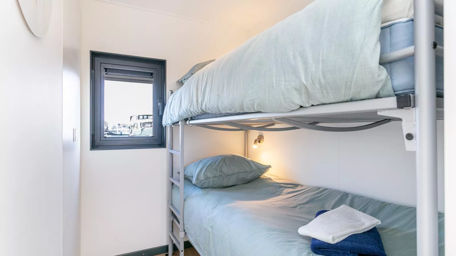 Lymaris-Bedroom