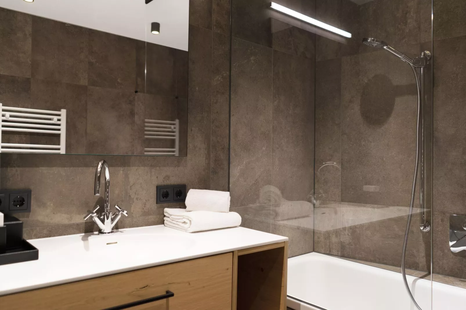 Heimat 1495 Arlberg-Bathroom