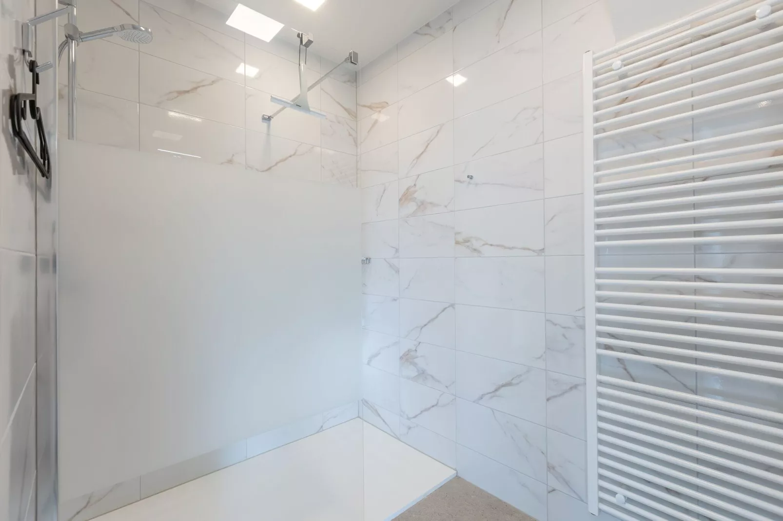 West Bay Blok A 0201-Badezimmer