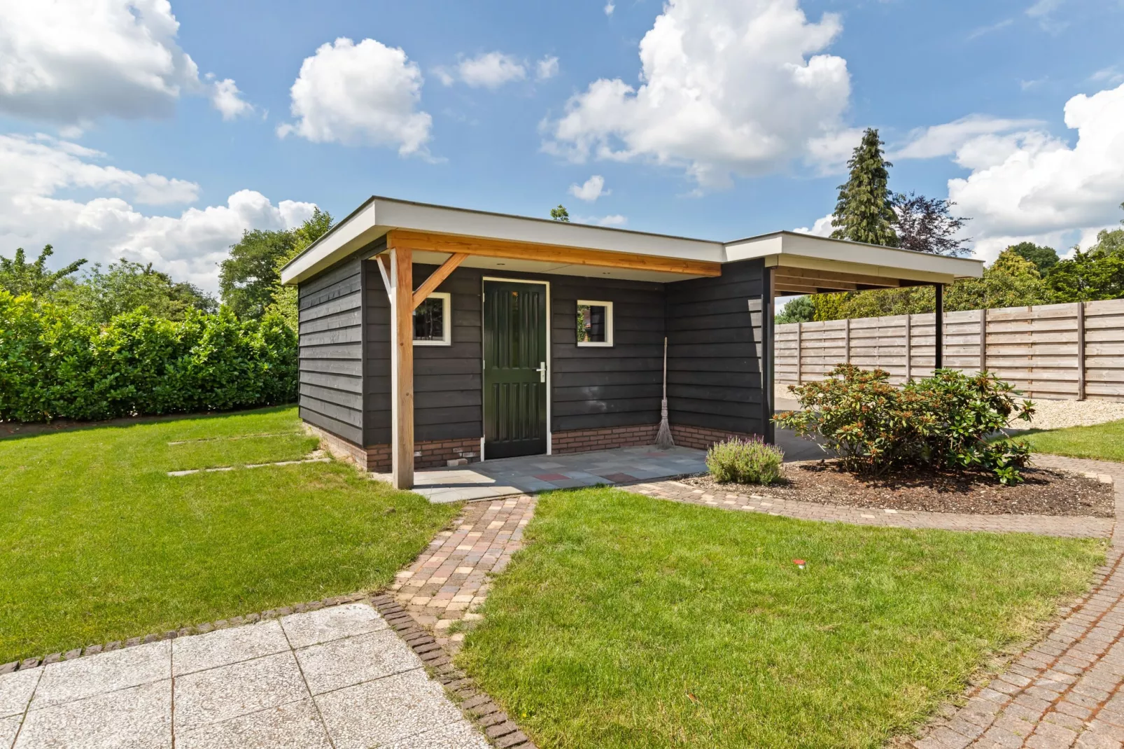 Huisje Putten-Exterior summer
