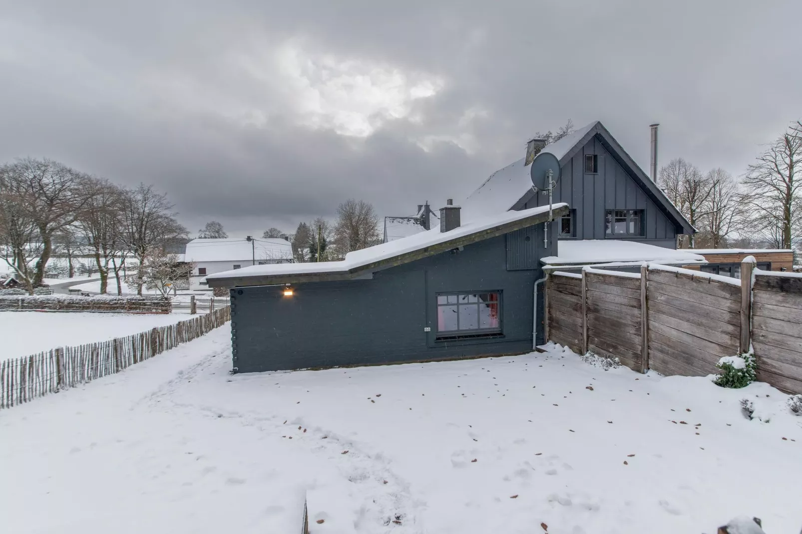Cottage 89-Garden winter