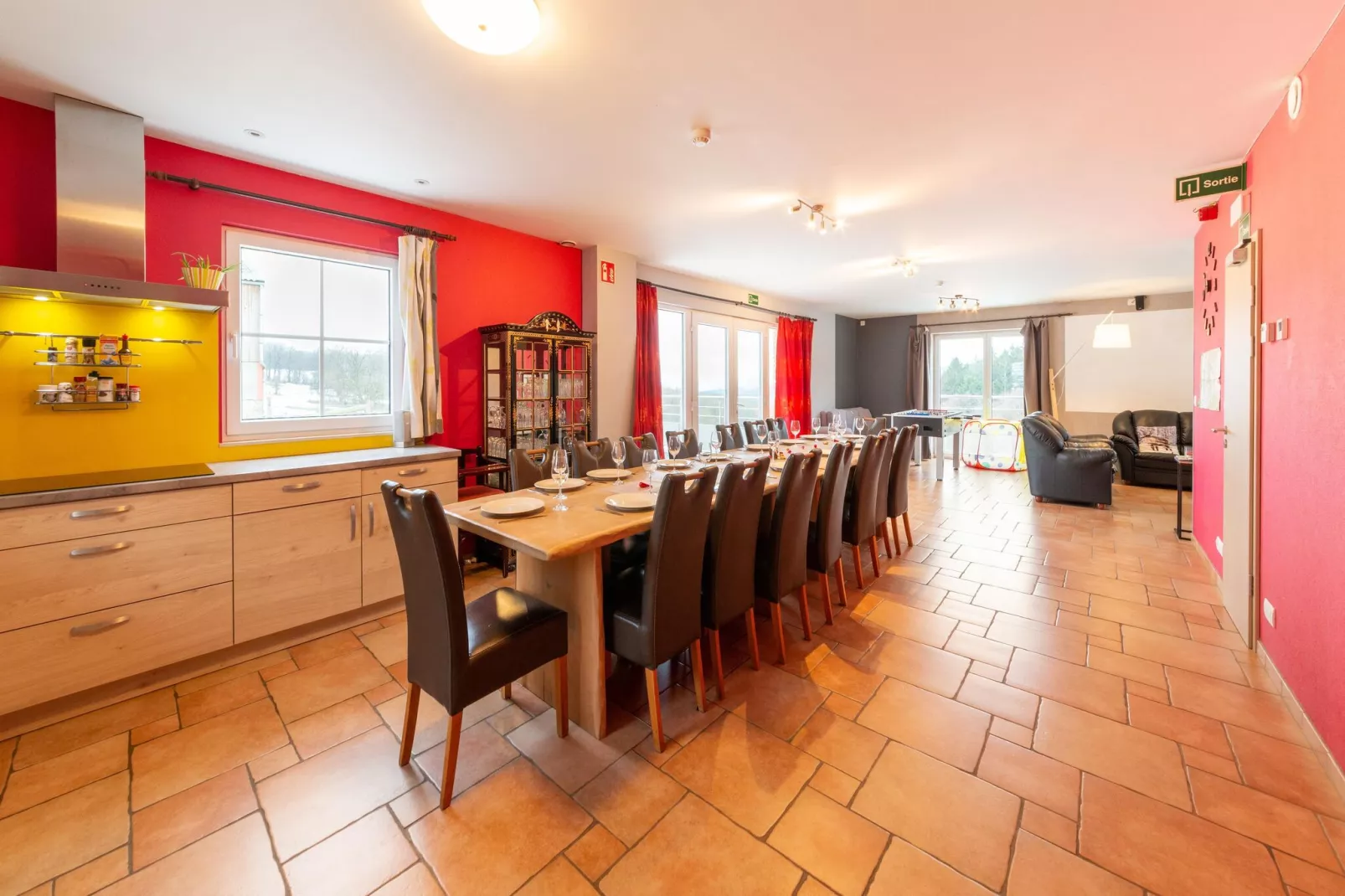 Magnifique habitation pour 15 personnes-Salle à manger