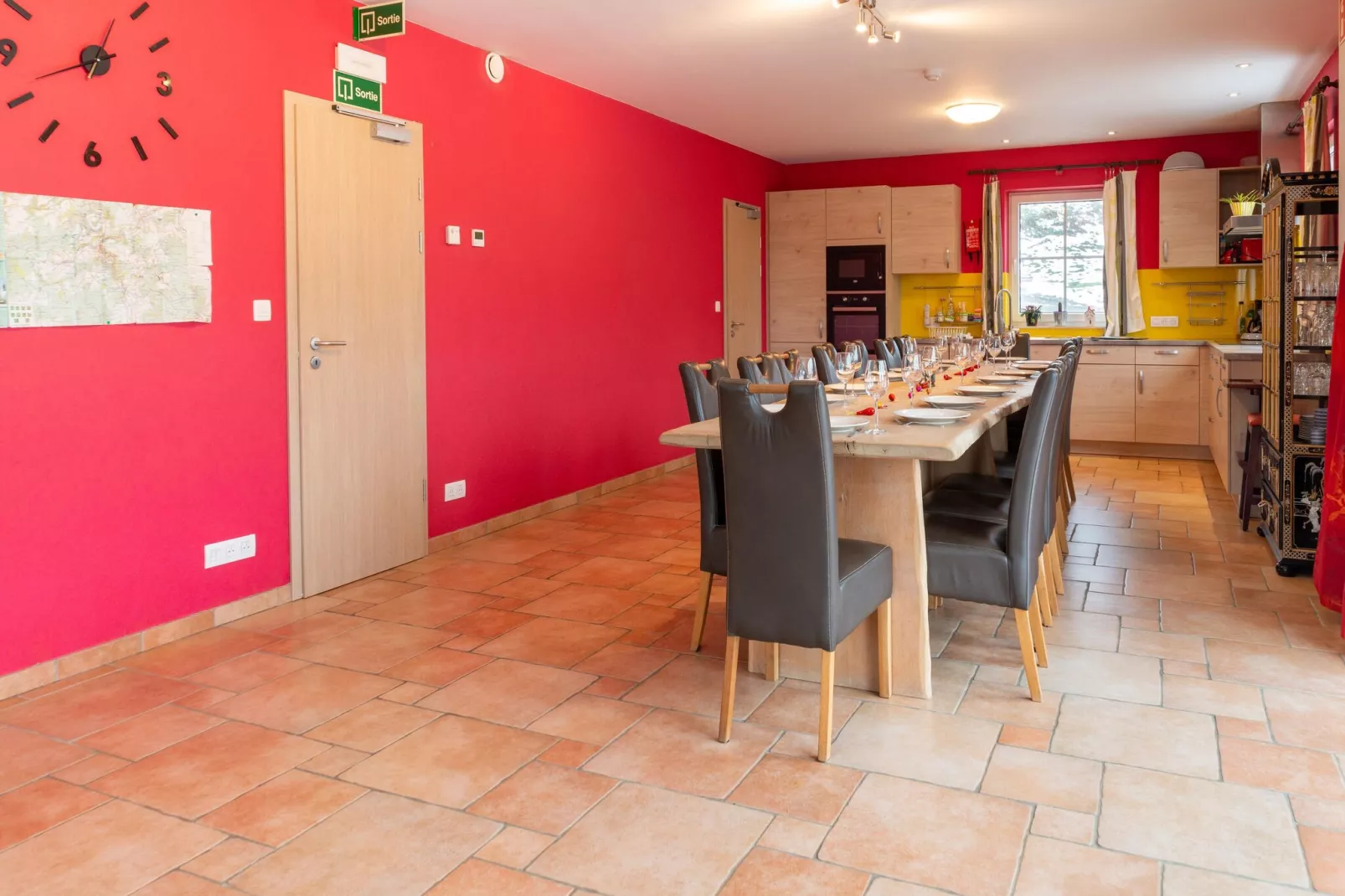 Magnifique habitation pour 15 personnes-Salle à manger