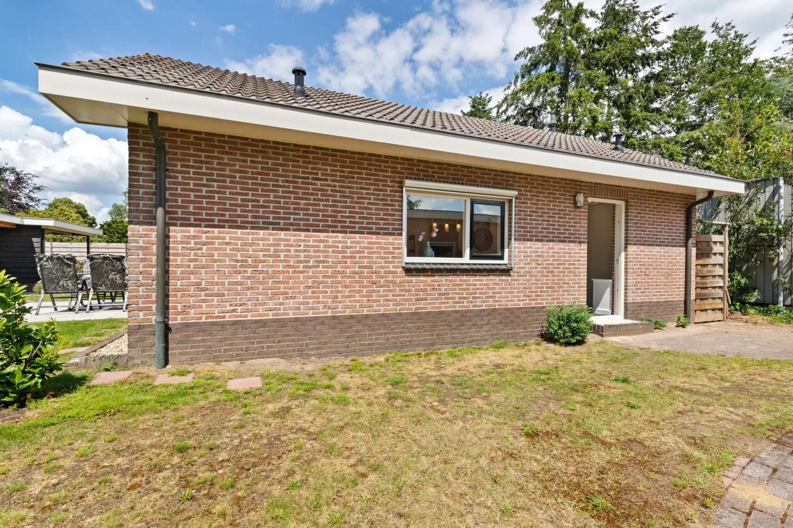Huisje Putten-Exterior summer