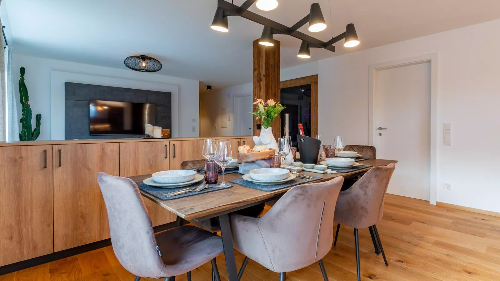 Kaminzimmer Suite-Dining room