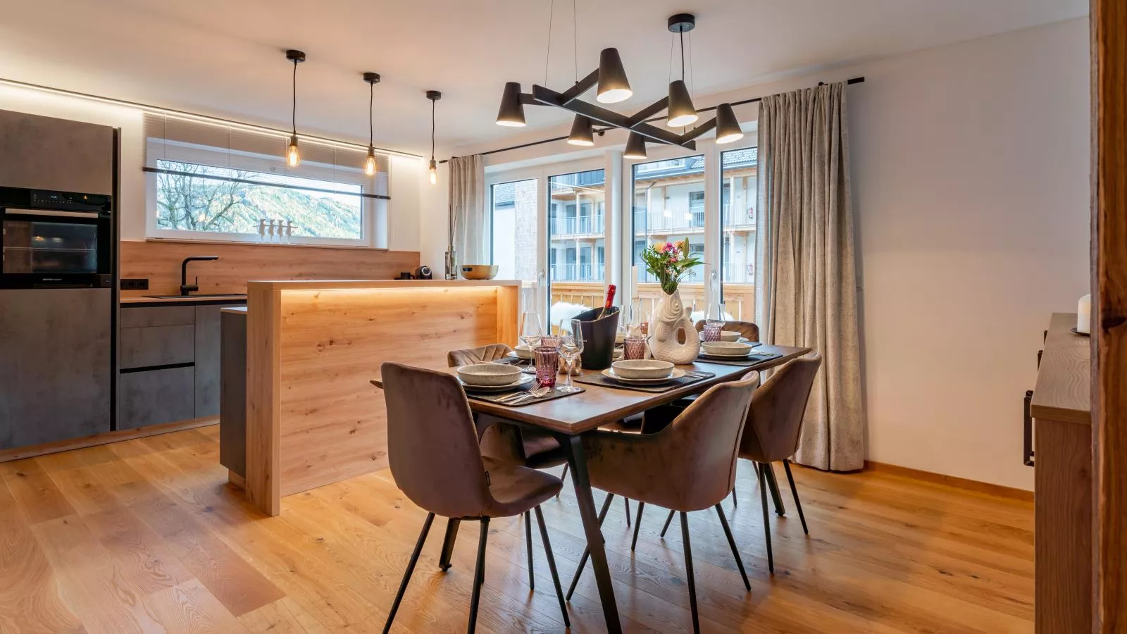 Kaminzimmer Suite-Dining room