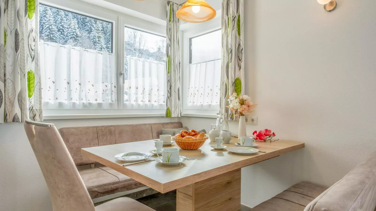 Blick auf den Rettenstein Top 1-Dining room